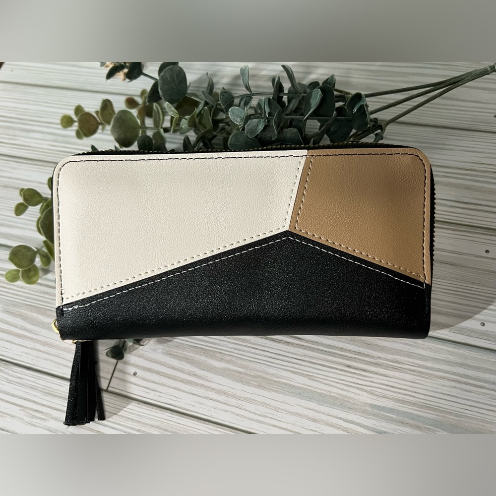 NWOT Colorblock Wallet - Picture 8 of 8